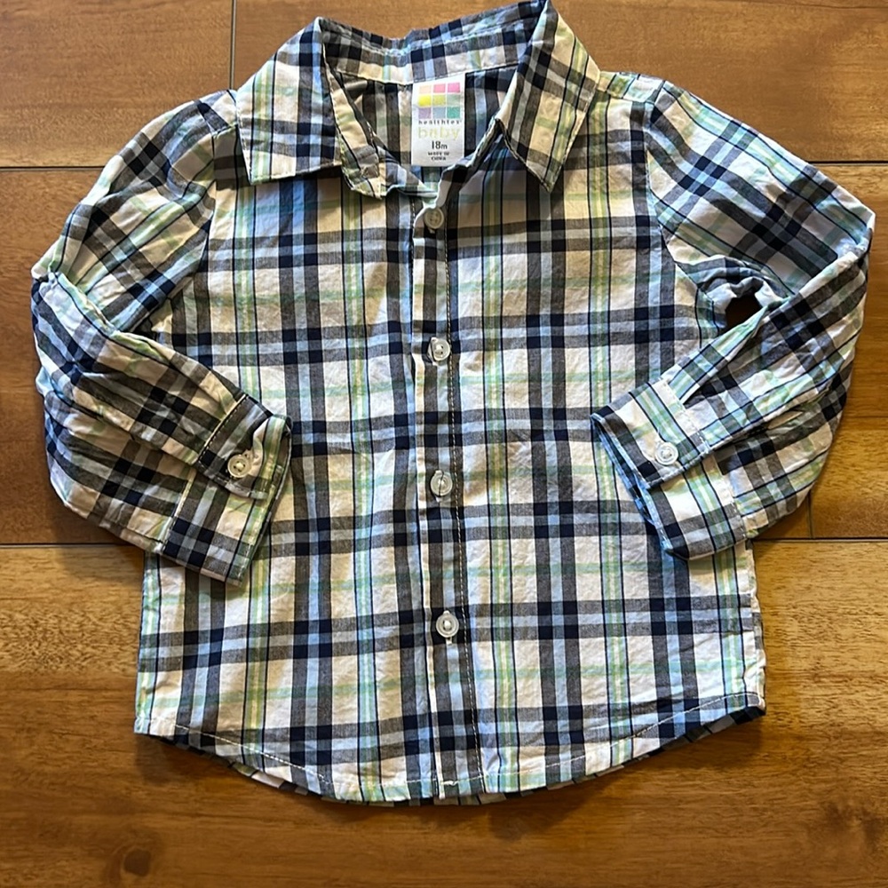 White blue green plaid button down longsleeve